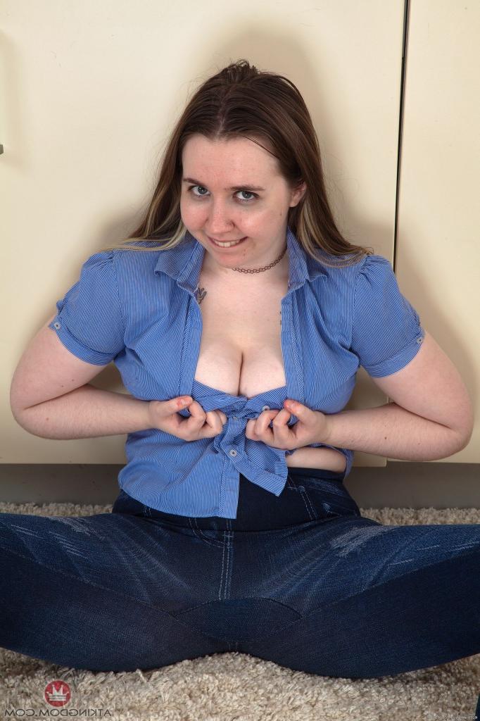 20P Chubby babe Alice is a hairy amateur that loves to strip and show attributes