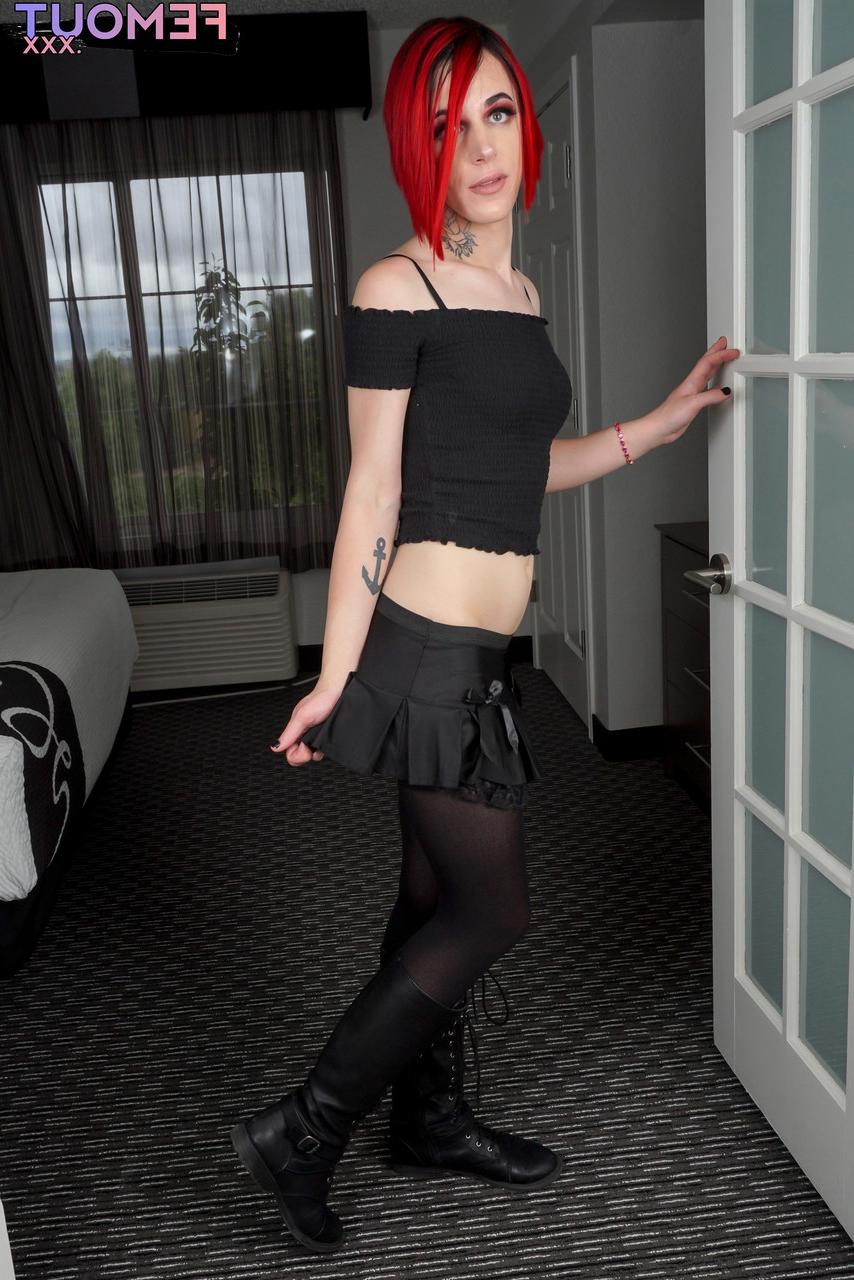 16P Hot redheaded shemale Scarlet Rose unveils her big ass & jerks off