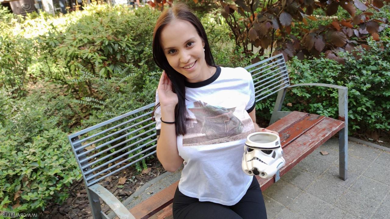 20P La star du porno tchèque à gros seins Jennifer Mendez se fait baiser par un fan de Star Wars