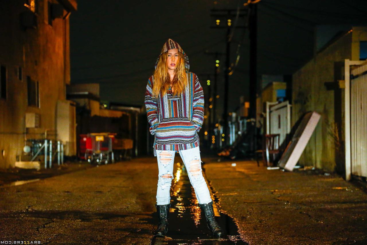 17P Lonely Carter Cruise was sheltered by a stranger and took relaxing bath