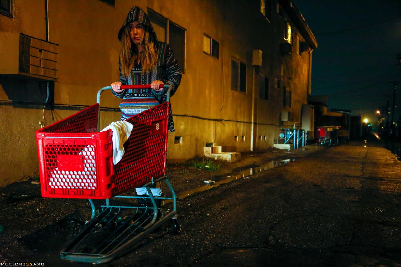 17P Lonely Carter Cruise was sheltered by a stranger and took relaxing bath