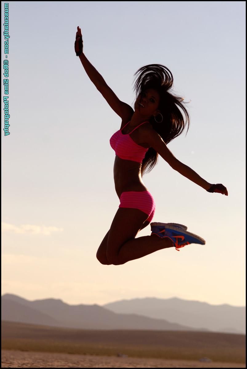 15P Ebony bodybuilder Alma Villanueva hits upon great non-nude poses in the desert