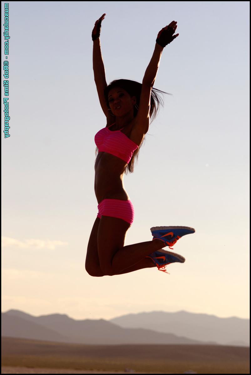 15P Ebony bodybuilder Alma Villanueva hits upon great non-nude poses in the desert