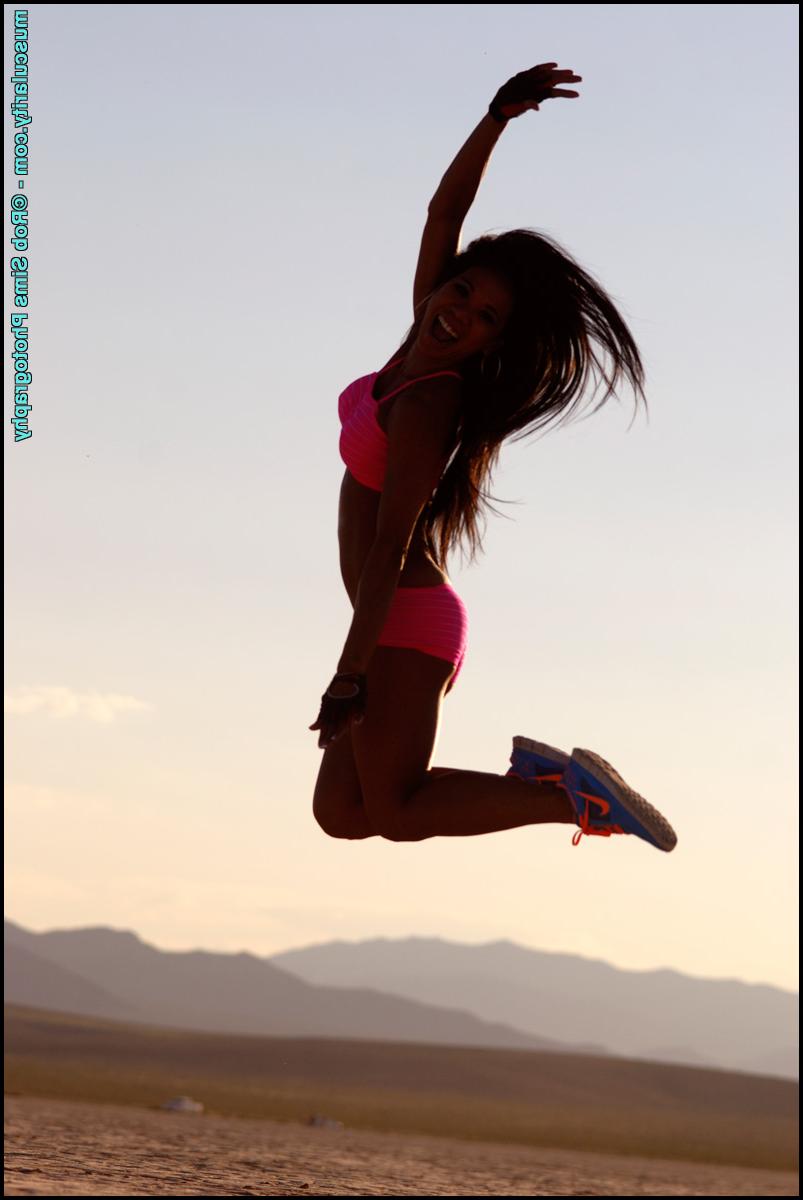 15P Ebony bodybuilder Alma Villanueva hits upon great non-nude poses in the desert