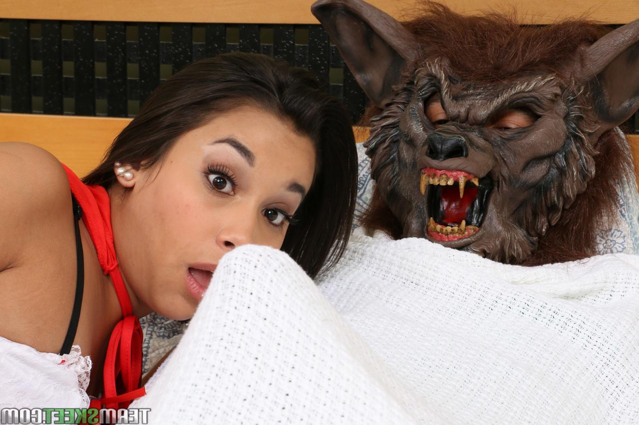 19P Cute Penny Nichols in red riding hood gets huge facial from the big bone wolf