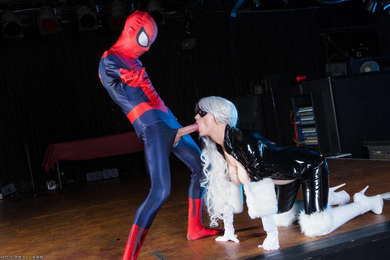 20P Loira peituda australiana Mila Milan hardcore fode um jovem cosplay do homem-aranha