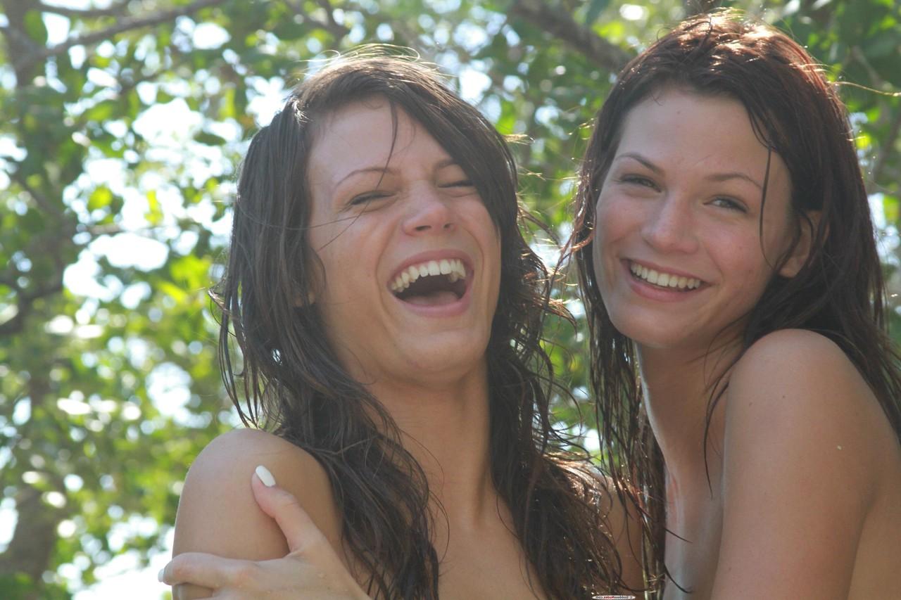 20P Diosa Desnudos Gia, Noma