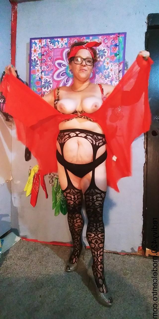 18P Mature fatty Red Ivy posing in her slutty lingerie and toying her big boobs