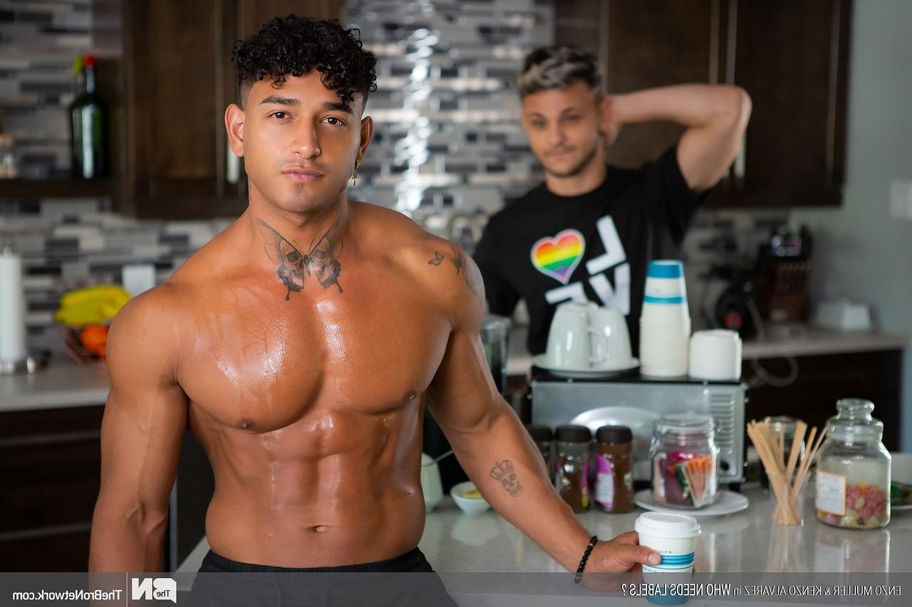 20P Muscular gay Kenzo Alvarez enjoys hardcore anal sex with a hot bottom