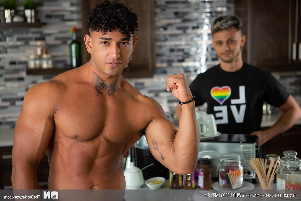 20P Muscular gay Kenzo Alvarez enjoys hardcore anal sex with a hot bottom