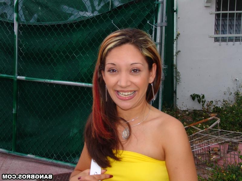 20P Horny Latina Allexa protegeu sexo com um estranho em seu veículo