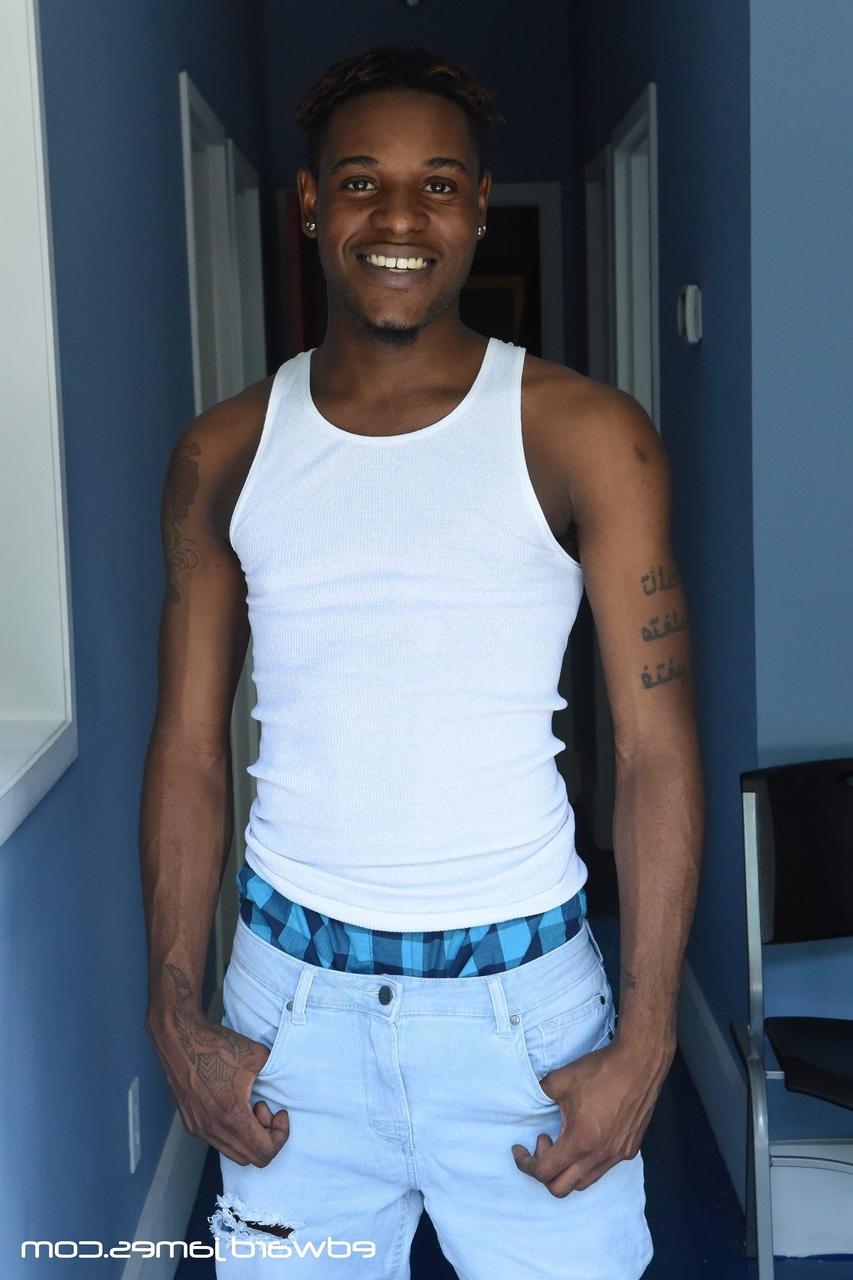 20P Gays negros con pollas grandes Mack Daddy y Marii Millz tienen sexo anal duro
