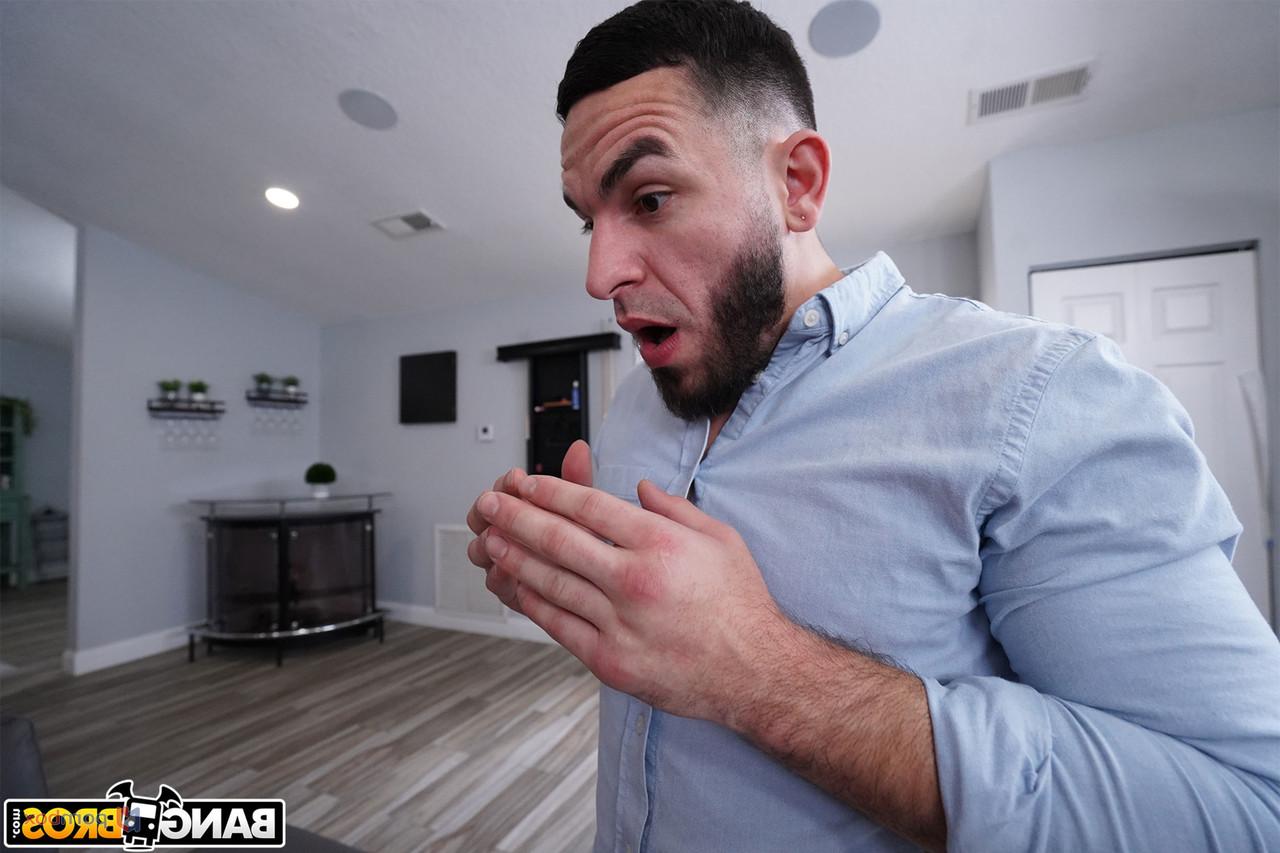 20P A estudante nerd Kay Lovely dá um BJ excelente e vai passear em um pau