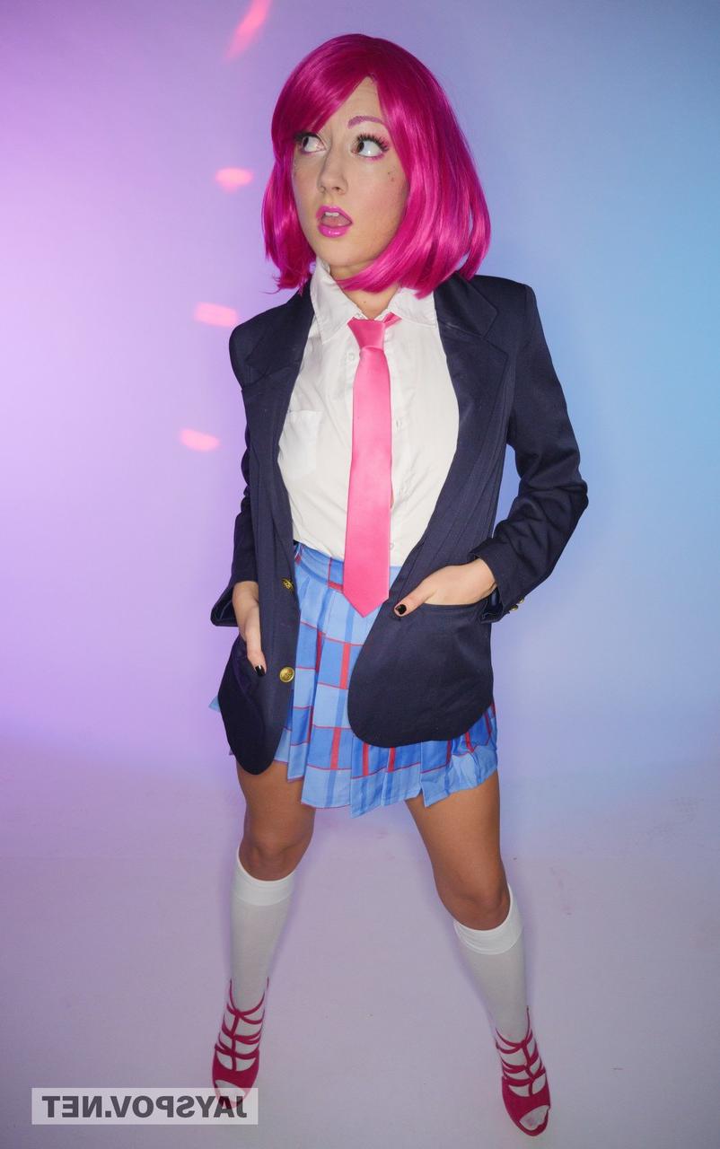 20P Cute babe with a pink wig Lily Adams unveils her suckable titties & hot pussy
