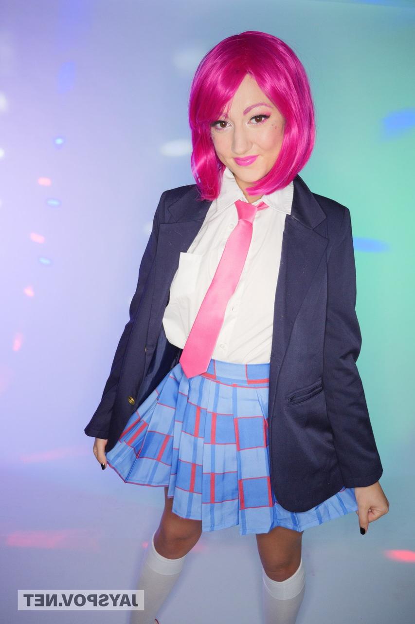 20P Cute babe with a pink wig Lily Adams unveils her suckable titties & hot pussy