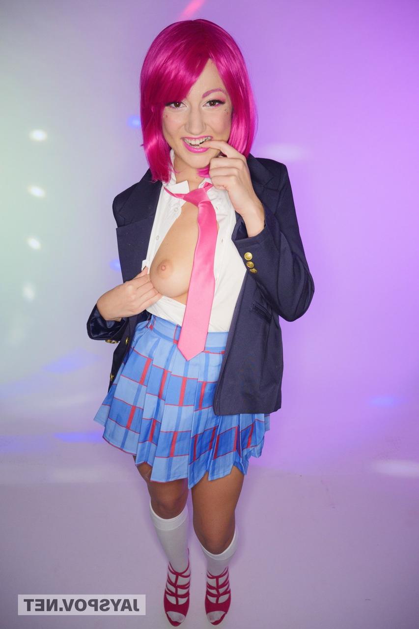 20P Cute babe with a pink wig Lily Adams unveils her suckable titties & hot pussy
