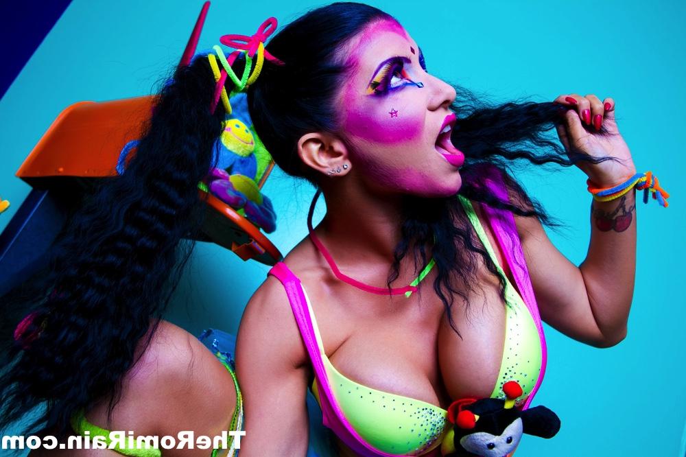16P MILF Romi Rain shows her snatch while wearing cosplay clothing