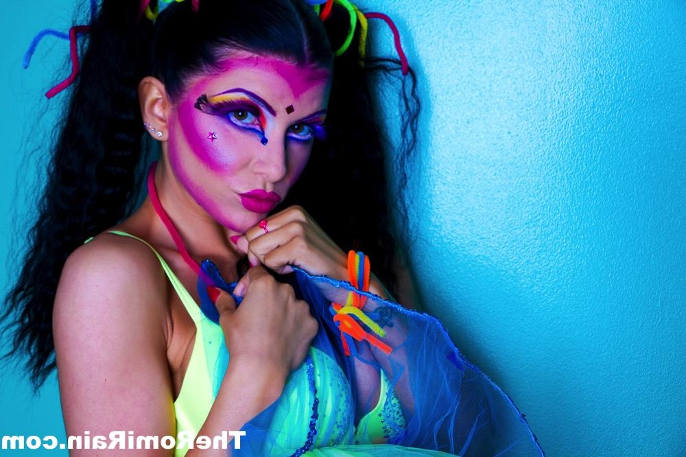 16P MILF Romi Rain shows her snatch while wearing cosplay clothing