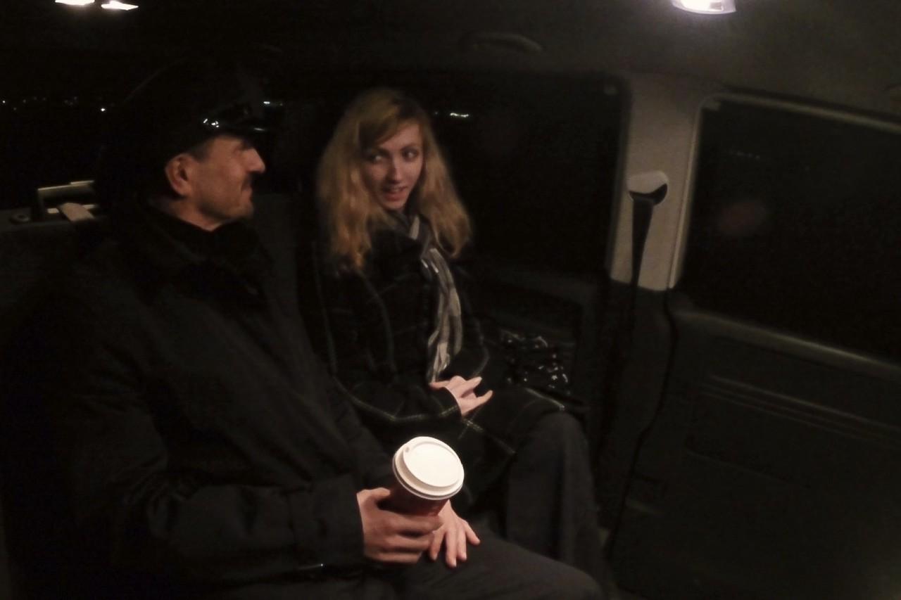 17P La blonde tchécoslovaque Beatrix Glower baise son chauffeur dans la camionnette