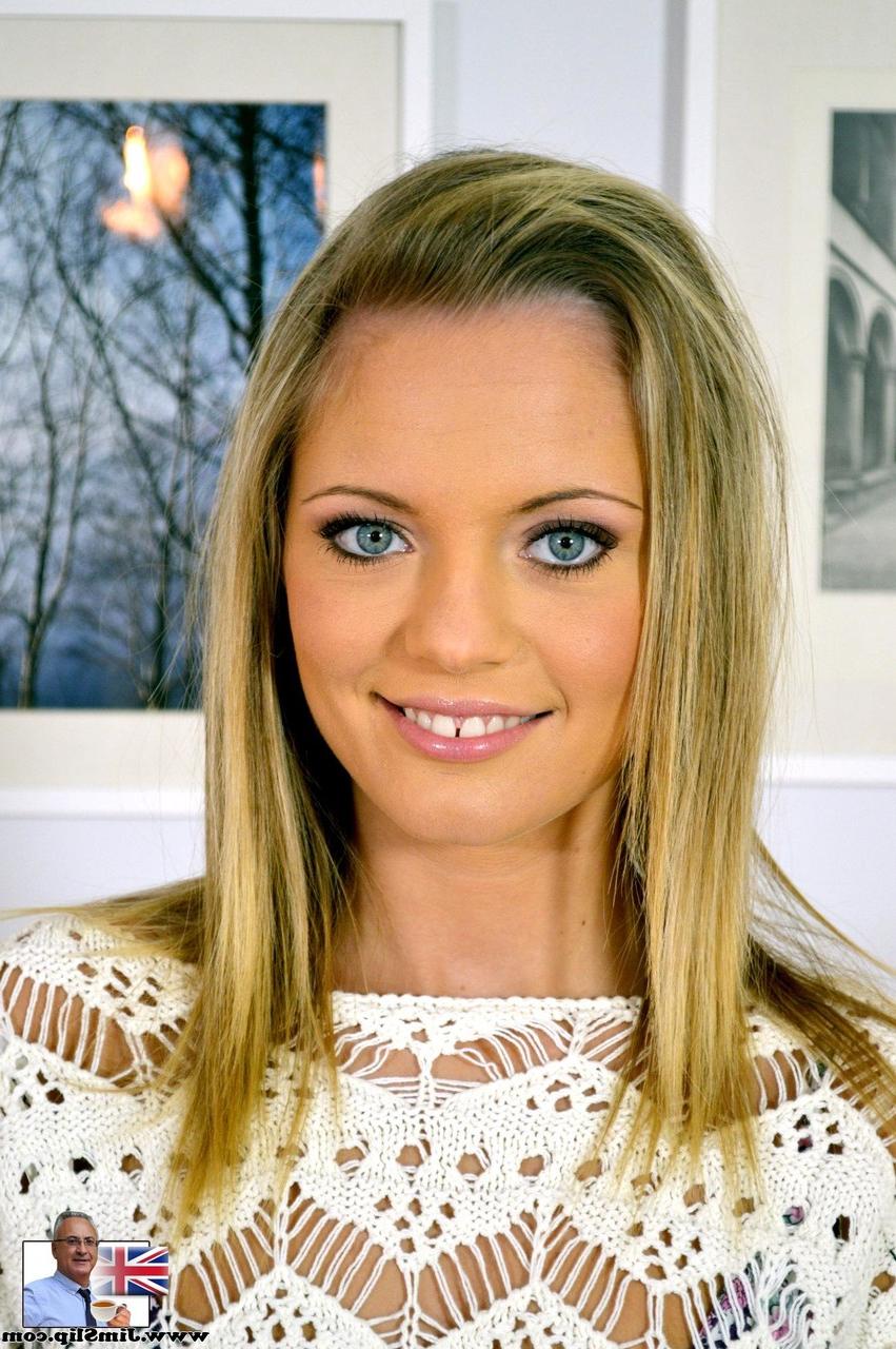 20P Teen Vanda Lust strips on the sofa & rubs her pussy in front of the cam