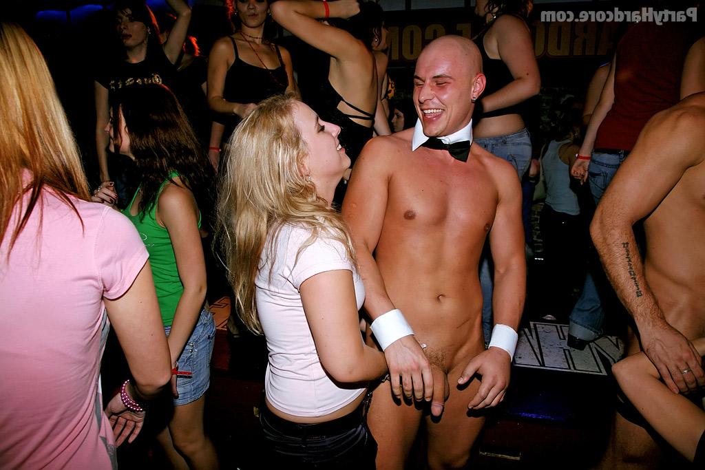 16P Slutty amateurs chicks get shagged hardcore by male strippers
