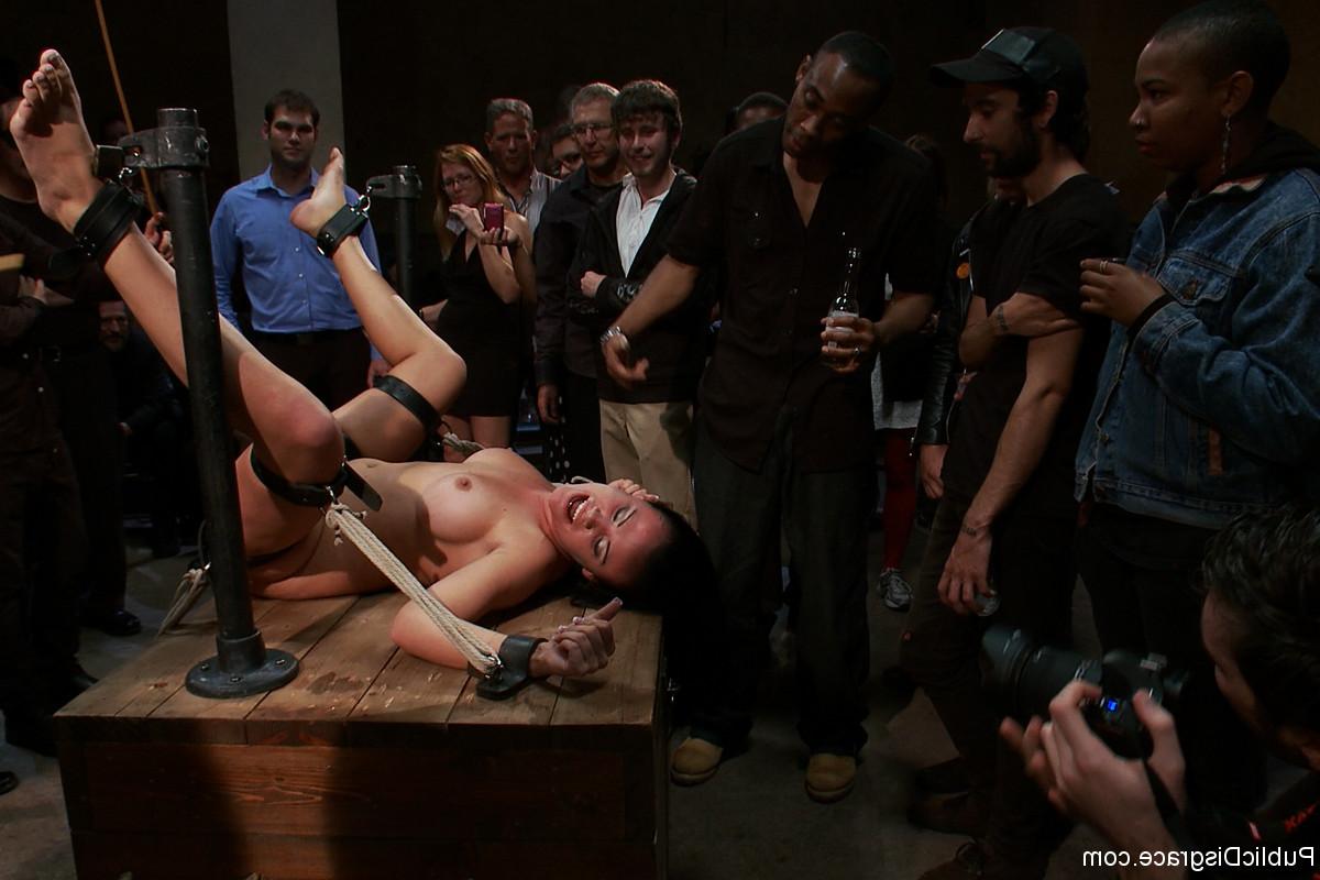 20P Desgraça Pública Ashli ​​Ames, James Deen, Princesa Donna Dolore