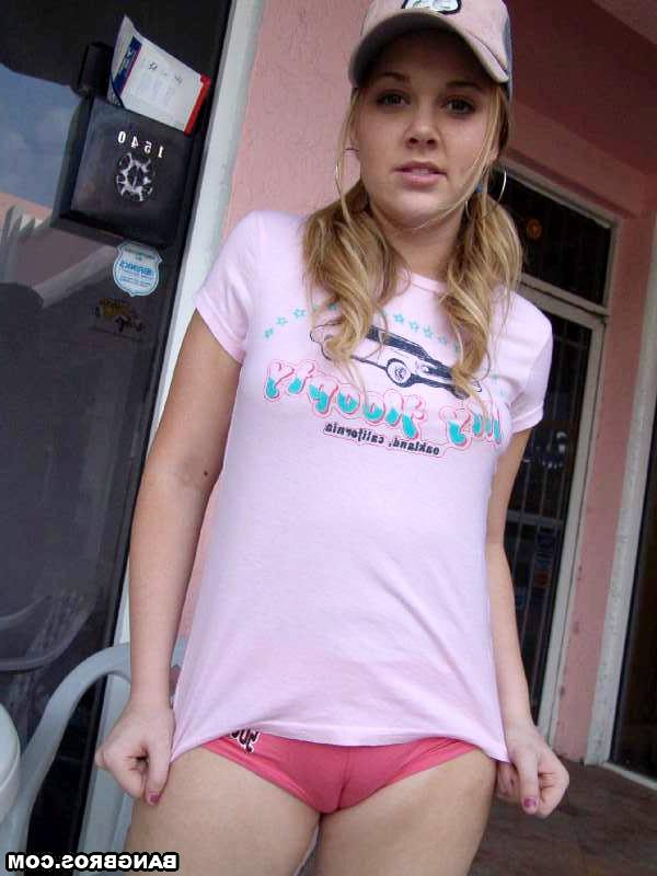 20P Petite blondie with cameltoe Amber Peach gets banged by a horny fucker