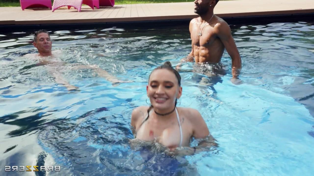 20P Brazzers Network Sera Ryder, Mick Blue, Hollywood Cash