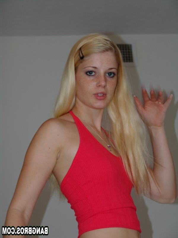 20P Cute American Charlotte Stokely shows off her round ass and enjoys a POV fuck