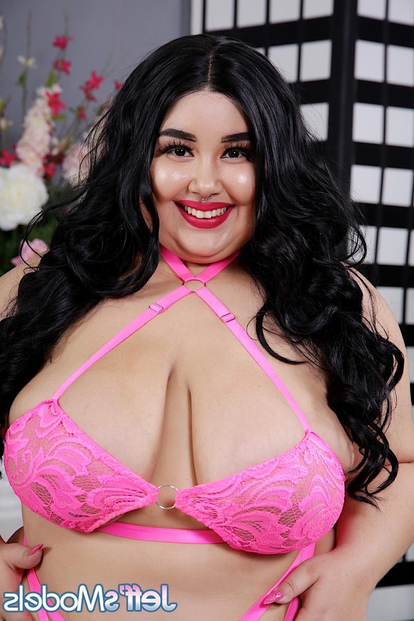 16P Dream Tranny com imagens nuas de Chloe Klein