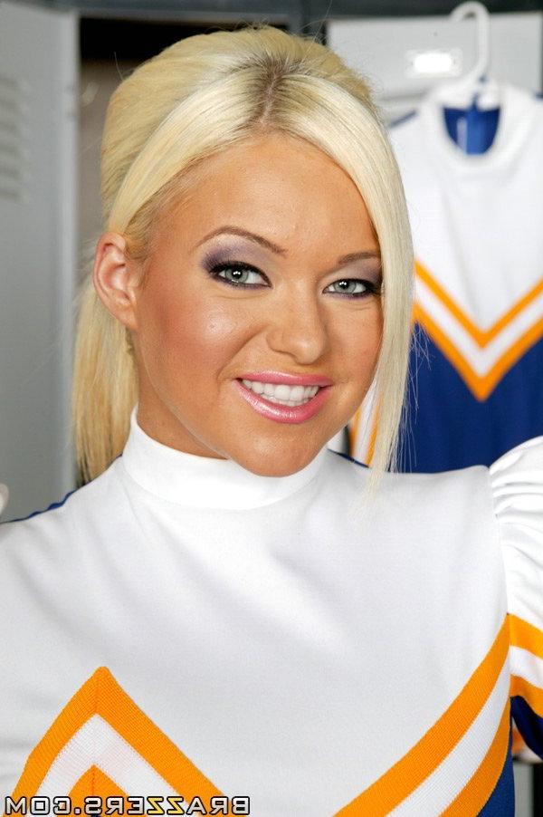 20P Busty blonde cheerleader Crista Moore displaying her curvy body