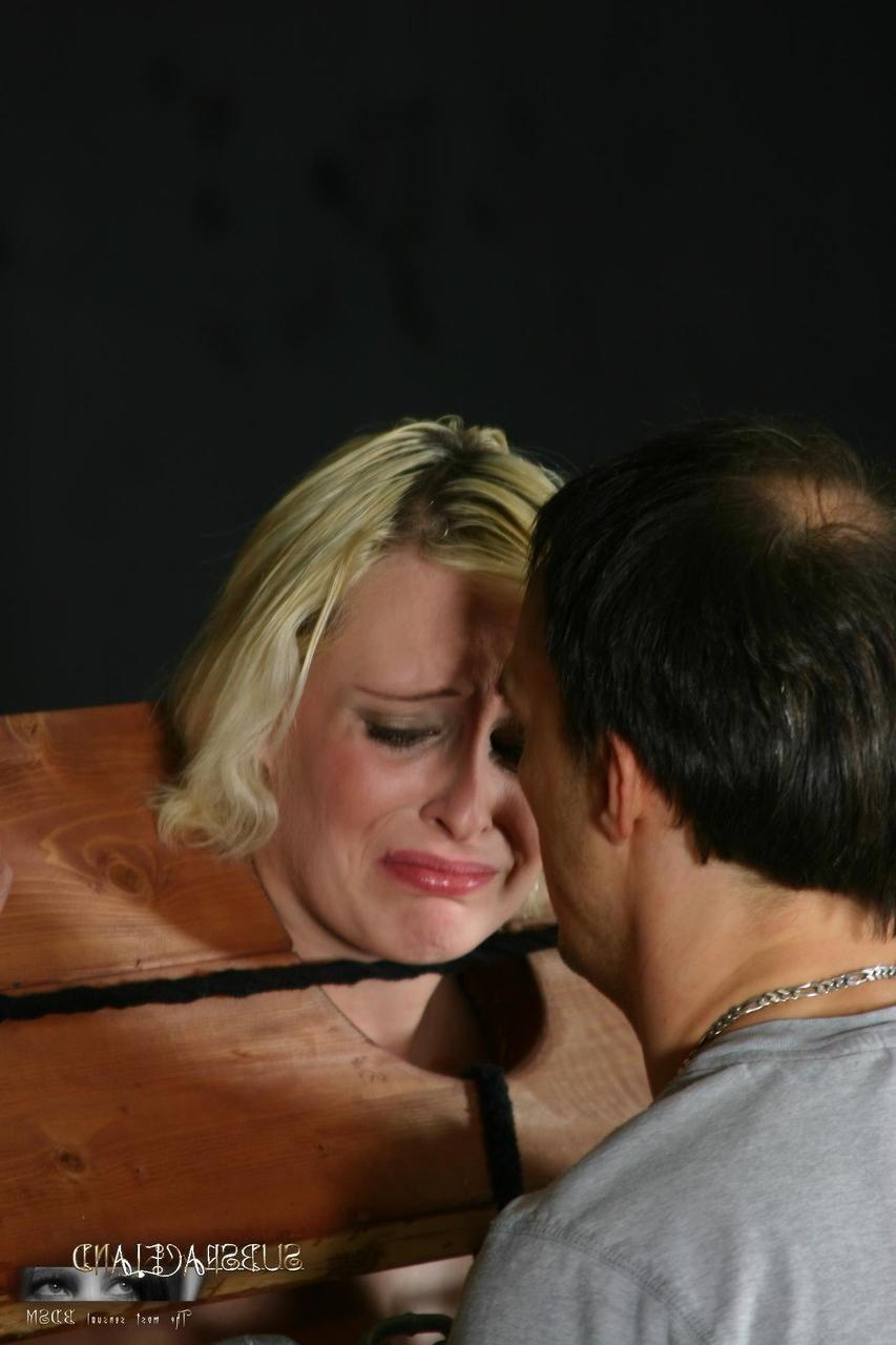 20P Good looking submissive blonde Irenne gets punished by a tiny dom