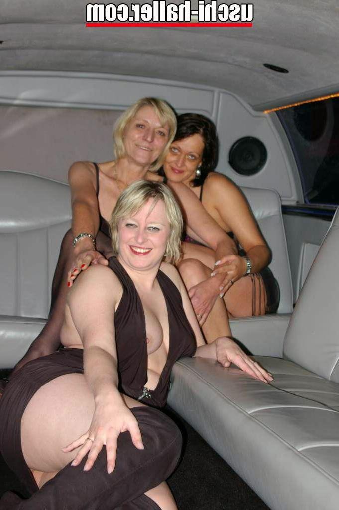 13P Mulheres amadoras mostram seus peitos fora e dentro de uma limusine