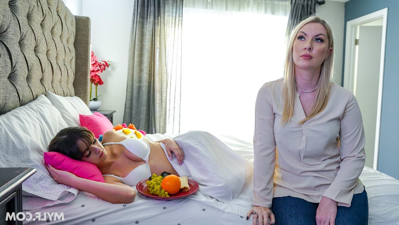 20P Blonde MILF Sydney Paige and slender Serena Hill play with a pink strapon