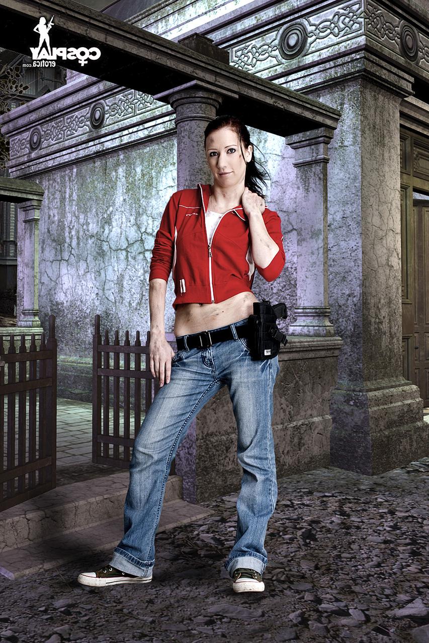 12P Cosplayer holds her bare ass while wearing a medic's pack