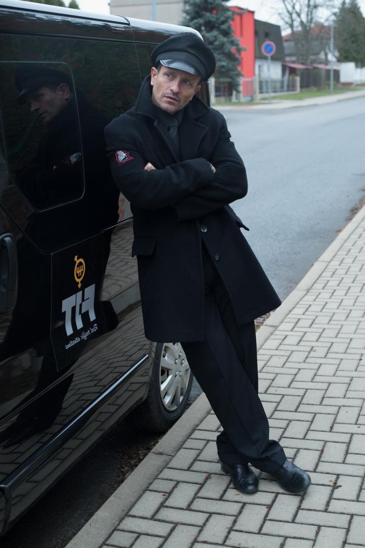 17P Elegant Ukrainian centerfold Sarah Highlight banged by her driver in back seat