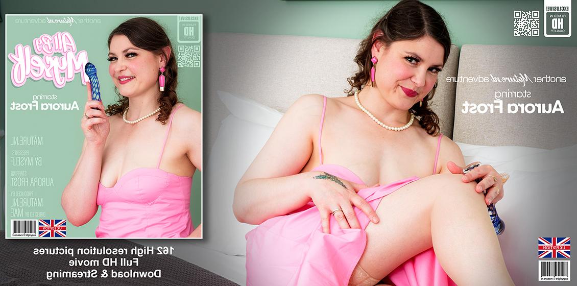 11P Mature plumper Aurora Frost masturbates with a sex toy while wearing stockings