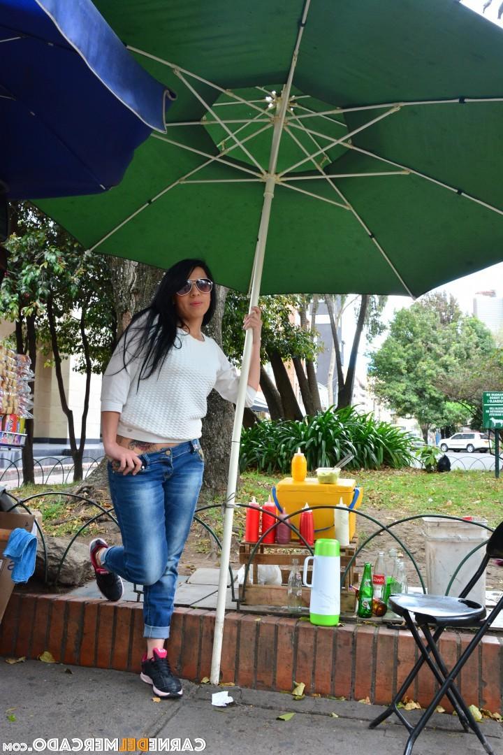 17P Latina gostosa e sexy MILF com bunda grande cavalgando tesão preto e gordo como um profissional