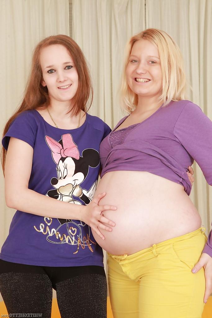 16P Nicoll and Jessica Lion are playing with their awesome rubber dildos