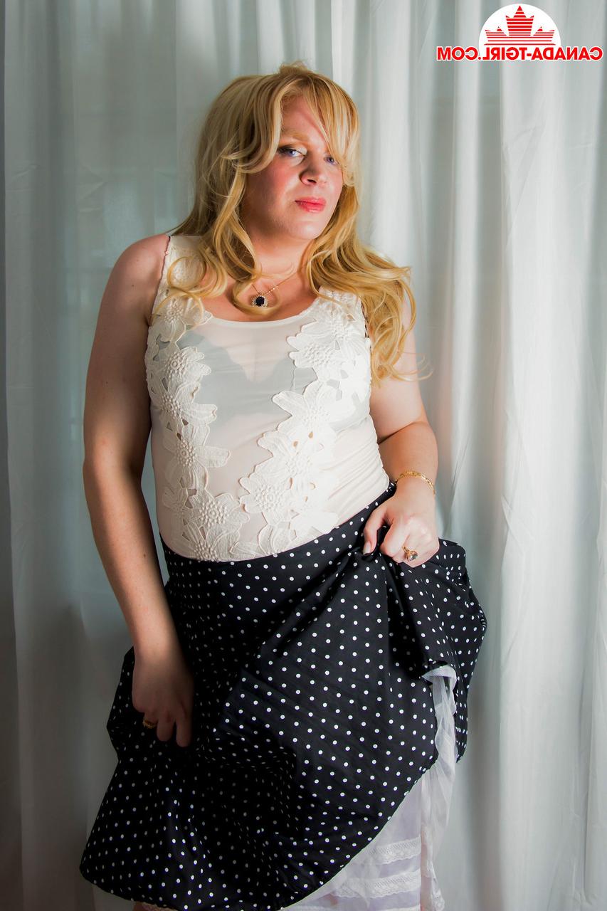16P Canada TGirl Nina Russell