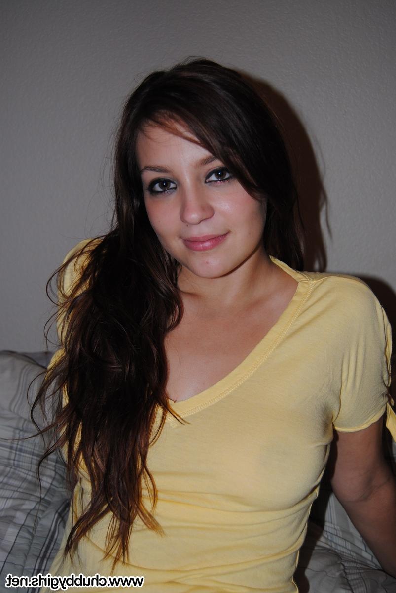 16P Brunette solo girl with painted toenails exposes her bare boobs