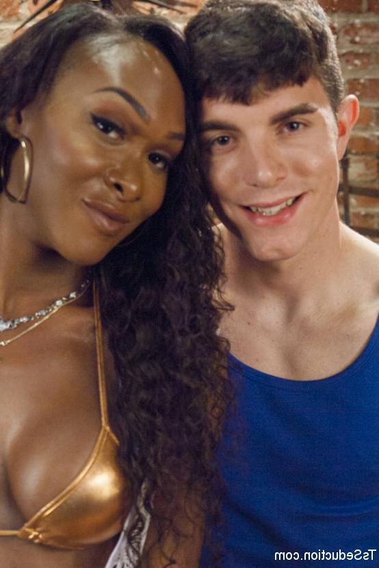 14P TS Seduction Hot Porn