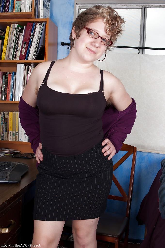 16P Fatty MILF in glasses Josey stripping and spreading her legs