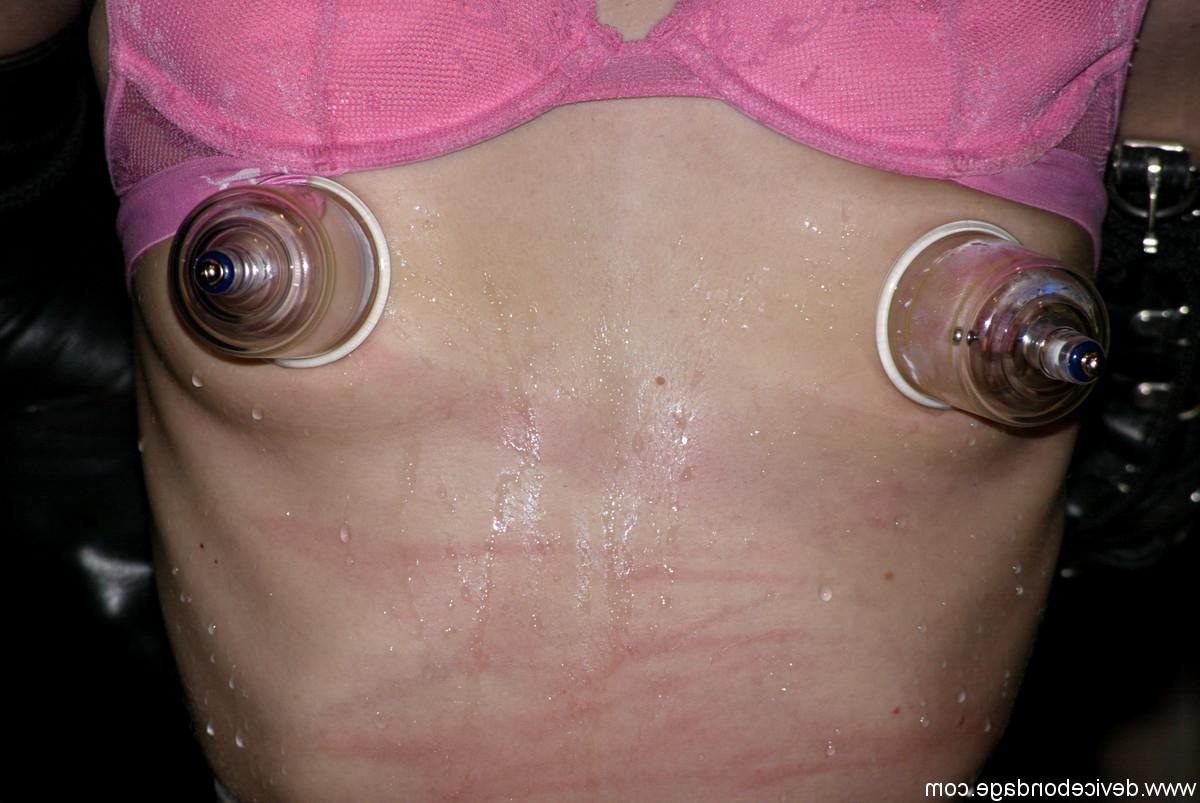 20P A loira magra Sarah Jane Ceylon é punida com um vibrador em cativeiro