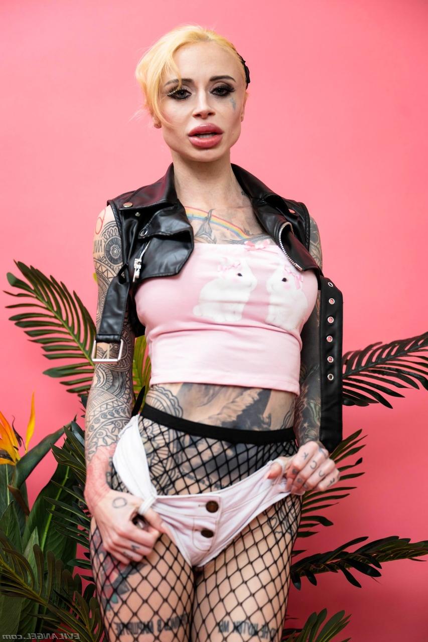 20P Inked alt babe Nade Nasty with big tits gets her mouth, pussy & ass demolished