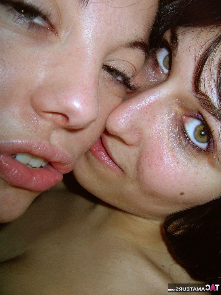20P Amateur chick Susy Rocks experiments with lesbian sex on a futon