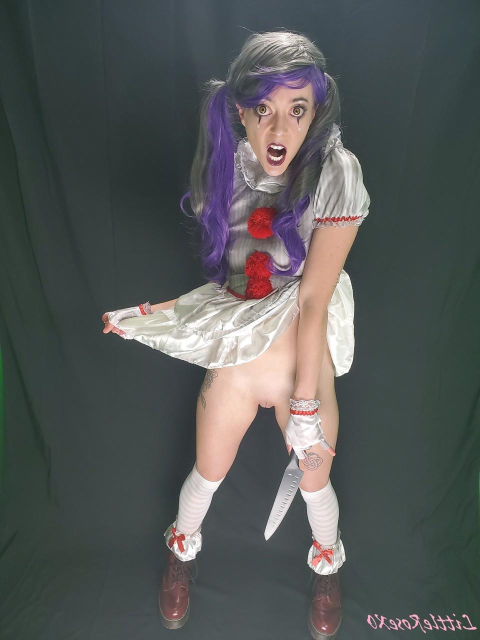 20P Hottie with pigtails Rose poses pantyless in her white cosplay costume