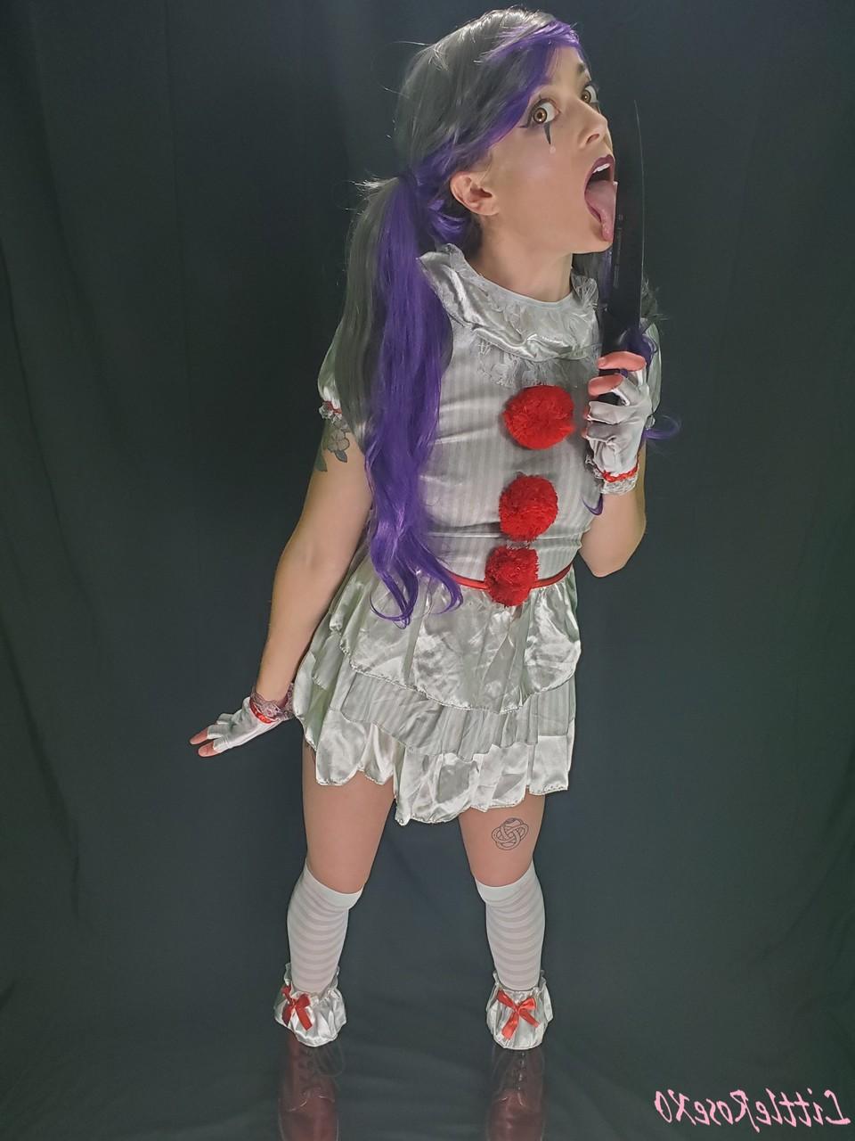 20P Hottie with pigtails Rose poses pantyless in her white cosplay costume