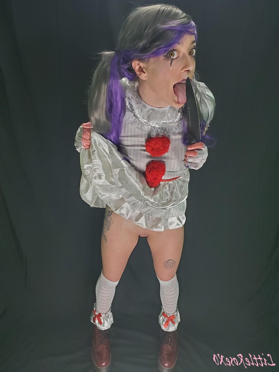 20P Hottie with pigtails Rose poses pantyless in her white cosplay costume