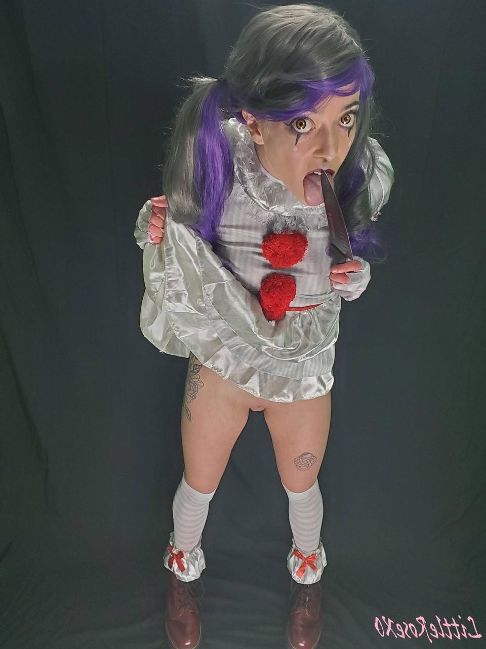20P Hottie with pigtails Rose poses pantyless in her white cosplay costume